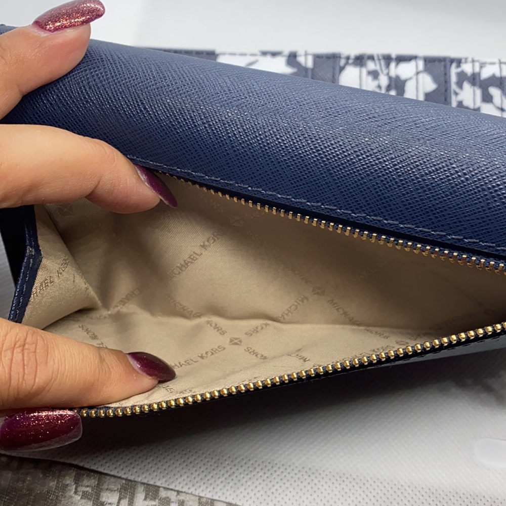 MK Wallet - Picture 7 of 7